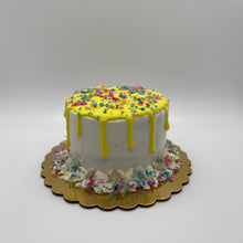 Load image into Gallery viewer, Cupcake Cake
